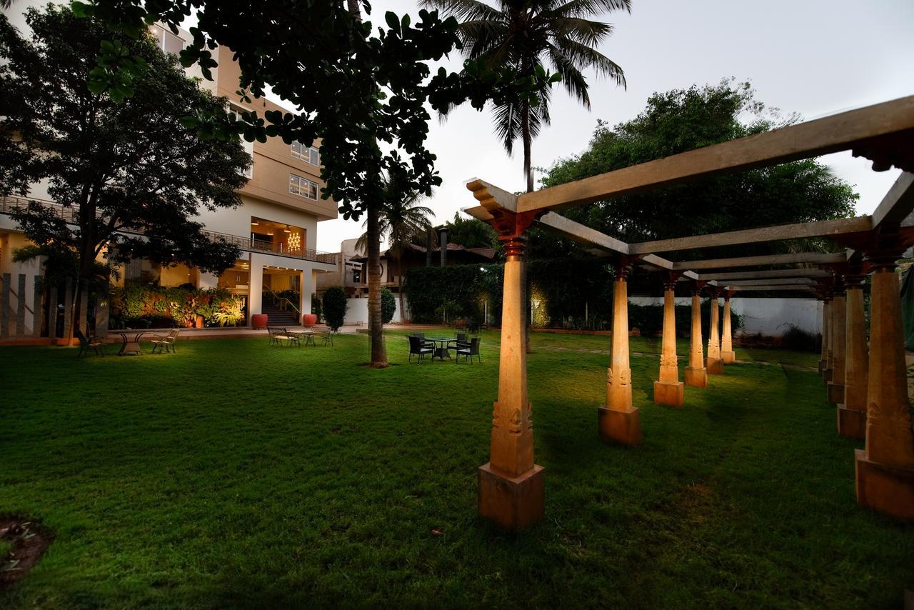 Hotel Priyadarshini Pride Hospet Exteriér fotografie